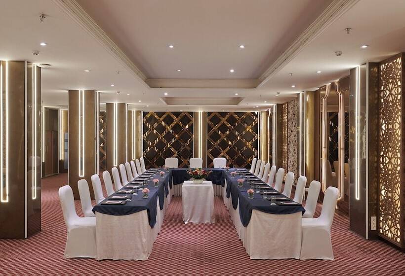 Hotel Deventure Sarovar Portico Patel Nagar