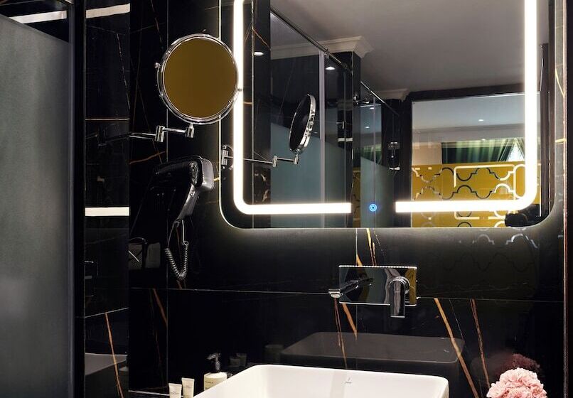 Hotel Deventure Sarovar Portico Patel Nagar