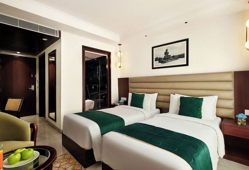 Hotel Deventure Sarovar Portico Patel Nagar