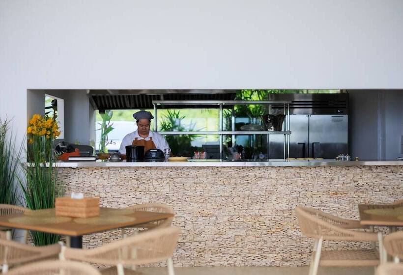 Hotel Elite Atoll Beachfront