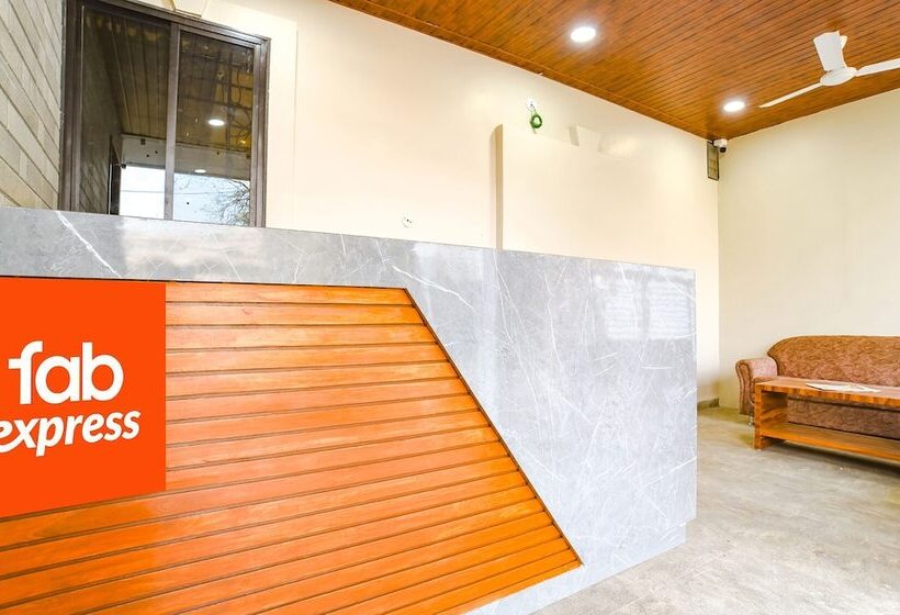 Hotel Fabexpress Blue Sky