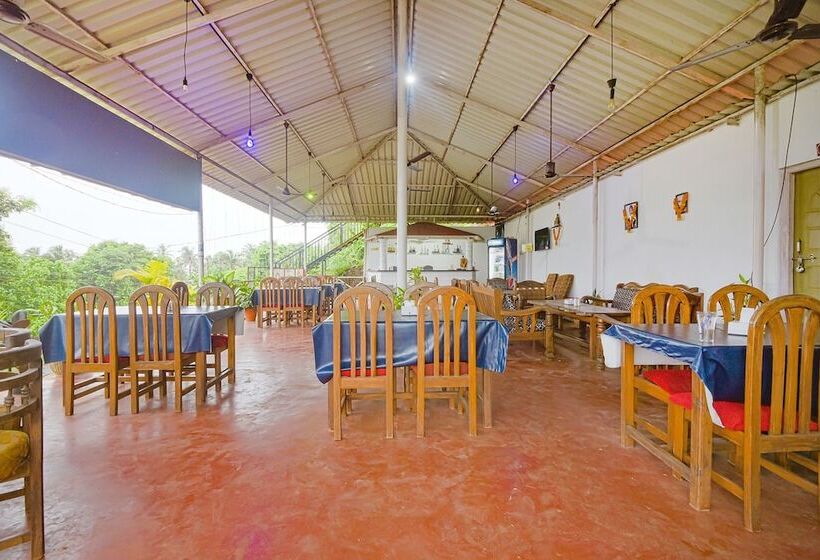 Hotel Fabexpress Vincy Place, Mandrem Beach