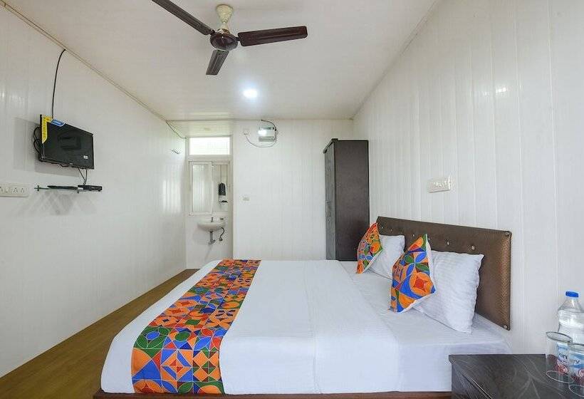 Hotel Fabexpress Vincy Place, Mandrem Beach