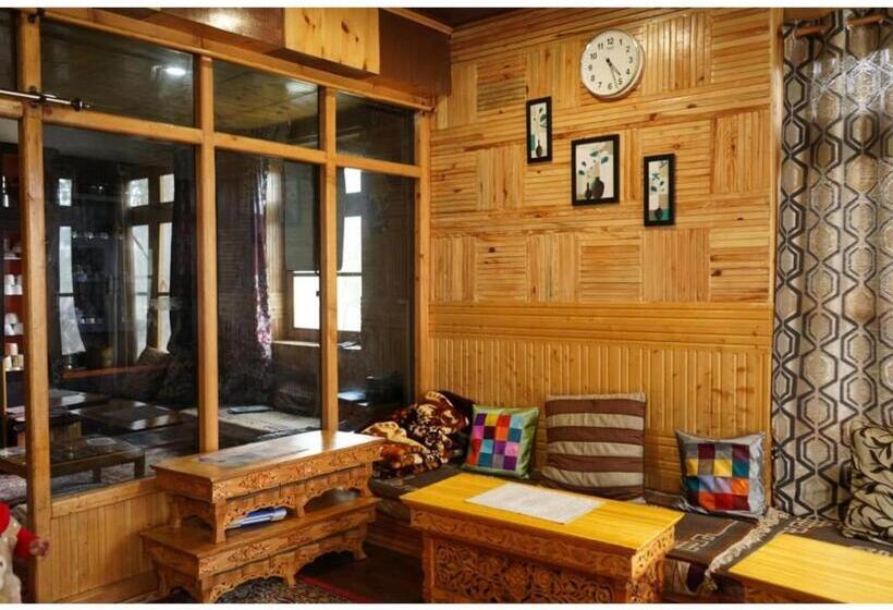 Hotel Greater Ladakh Residency