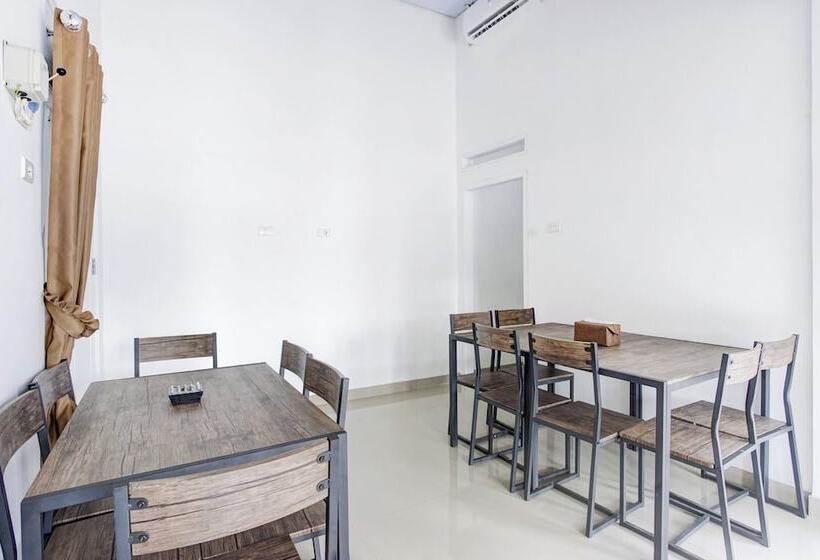 בית מלון כפרי O Griya Bawean Near Uin Radin Intan