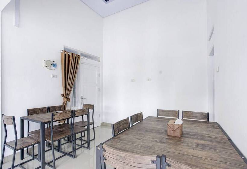 בית מלון כפרי O Griya Bawean Near Uin Radin Intan