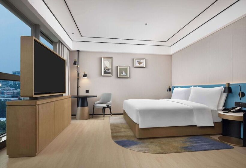 هتل Hilton Garden Inn Chengdu Chenghua