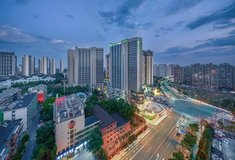 هتل Holiday Inn Express Changsha Yuhua By Ihg