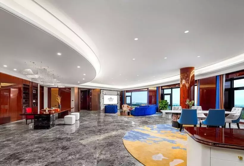 ホテル Howard Johnson By Wyndham Huaqiao Plaza Xinyu