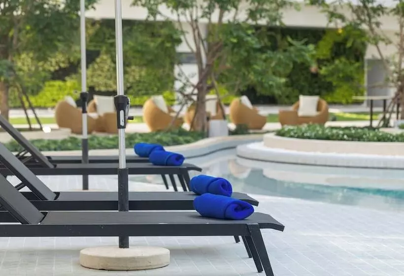 Hotelli Laya Resort Phuket Island