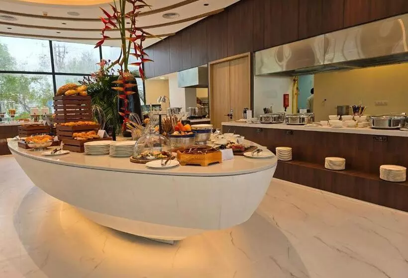 Hotelli Laya Resort Phuket Island