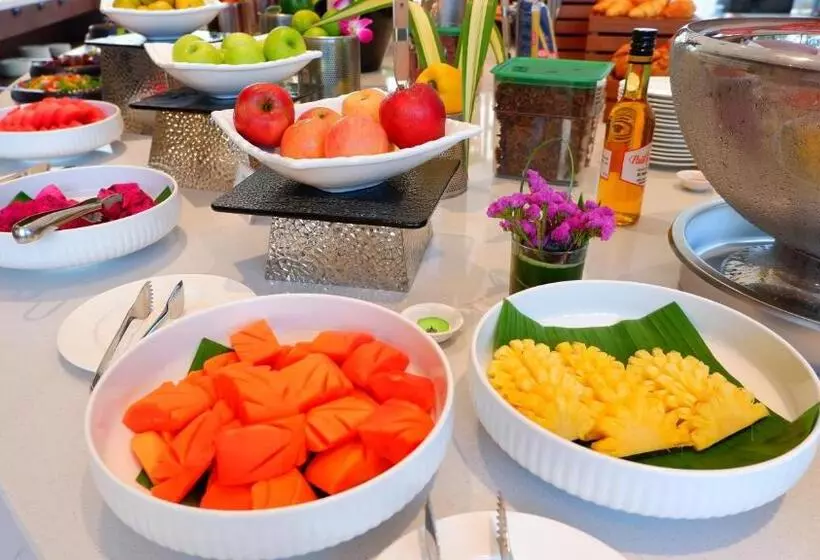 Hotelli Laya Resort Phuket Island