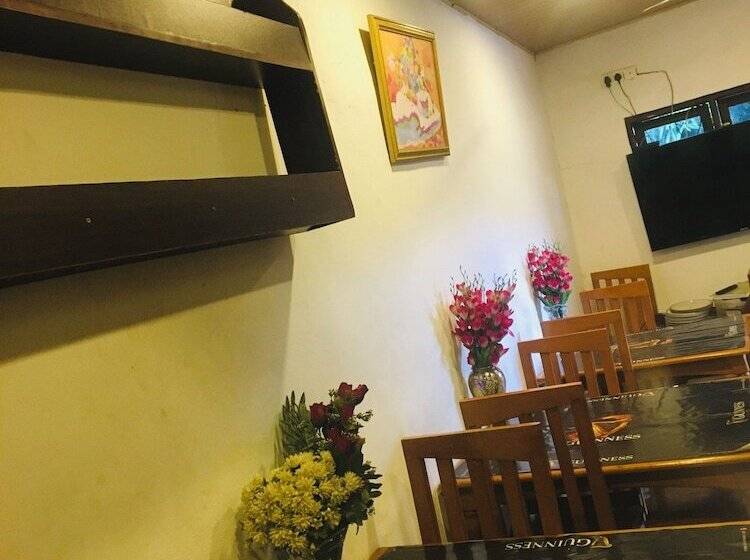 فندق Steak House Guesthouse And Restaurants