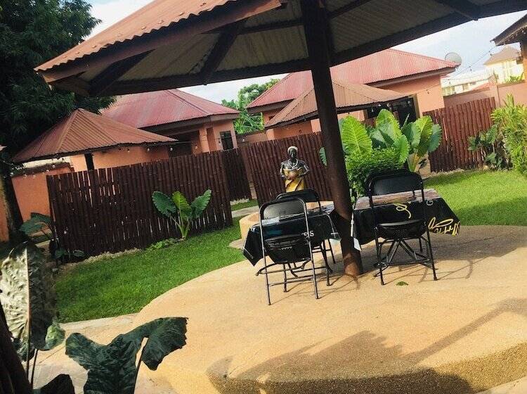 فندق Steak House Guesthouse And Restaurants