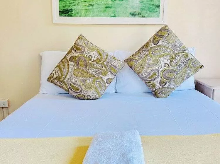 ペンション Paragua