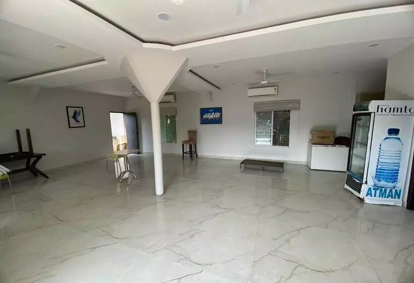 リゾートホテル Gobravo 12   Vansh 4bhk Farm W/t Pool Sec135 Noida