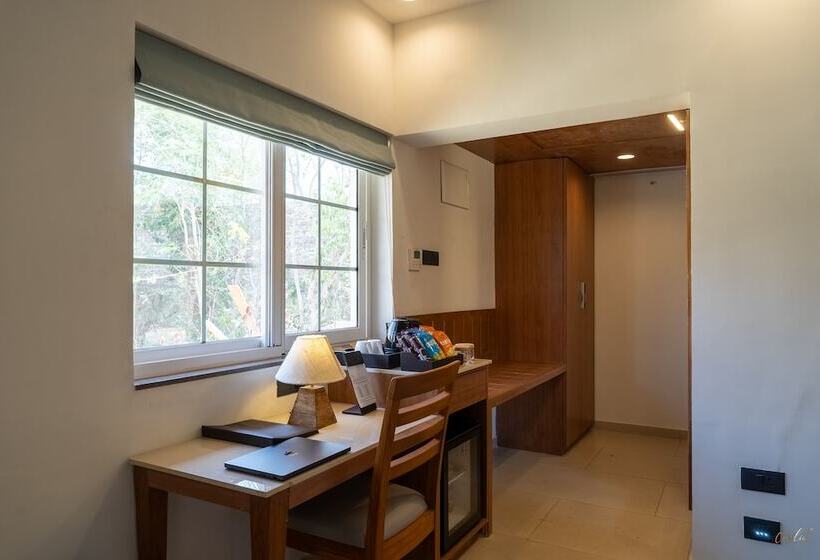 The Fern Wisteria Resort Dhari