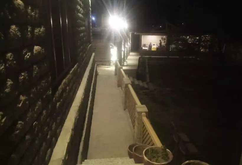 Dumani Inn Hotel And Restaurant