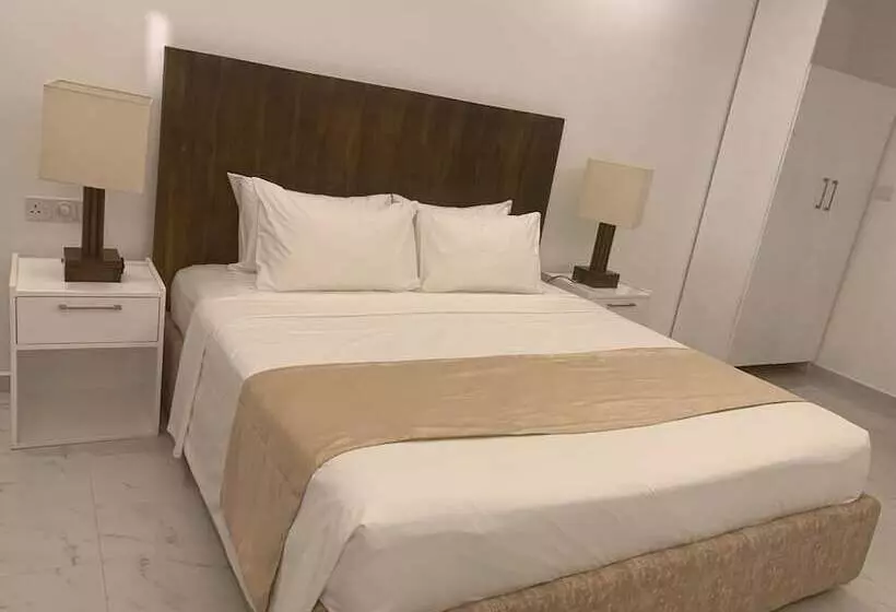 هتل Lavinia Bay Beach