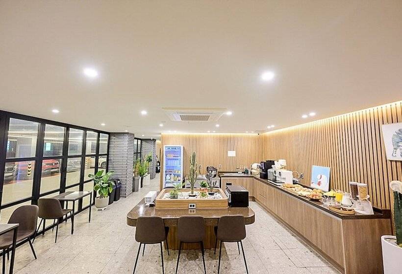 Mokpo H Avenue Hotel Peace Plaza