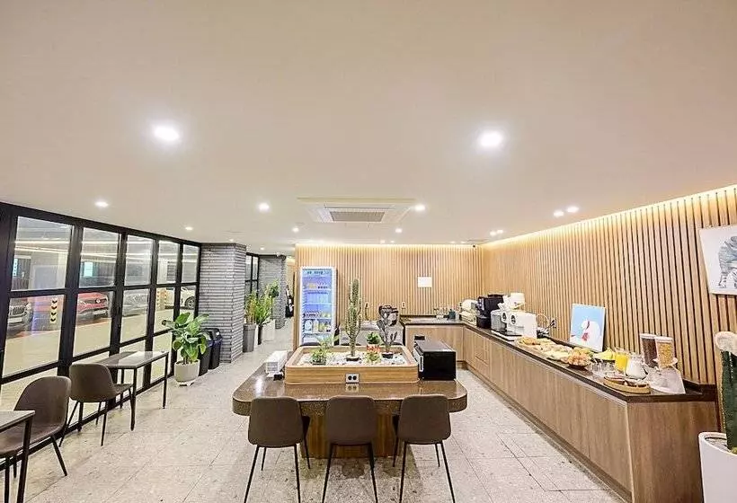 Mokpo H Avenue Hotel Peace Plaza