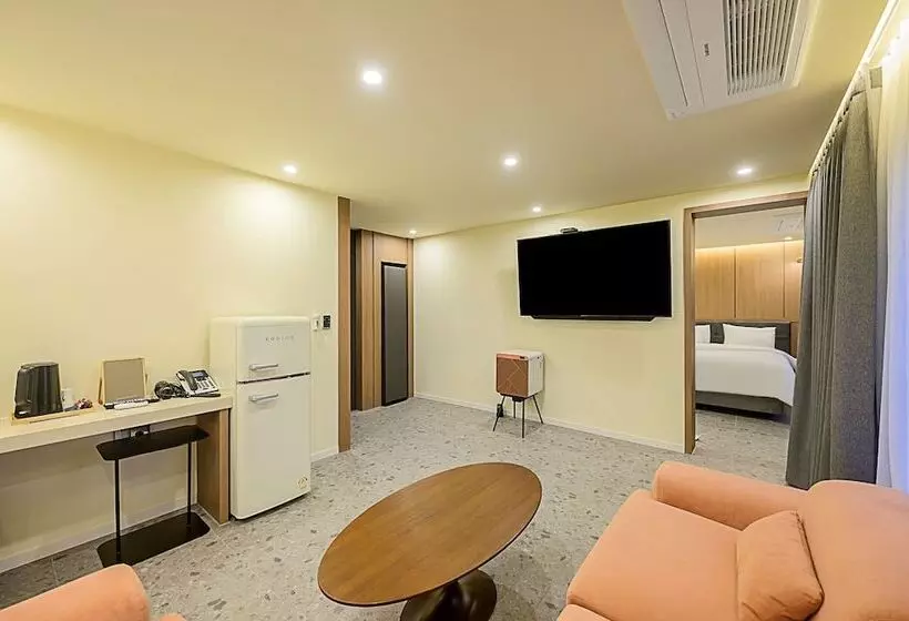 Mokpo H Avenue Hotel Peace Plaza