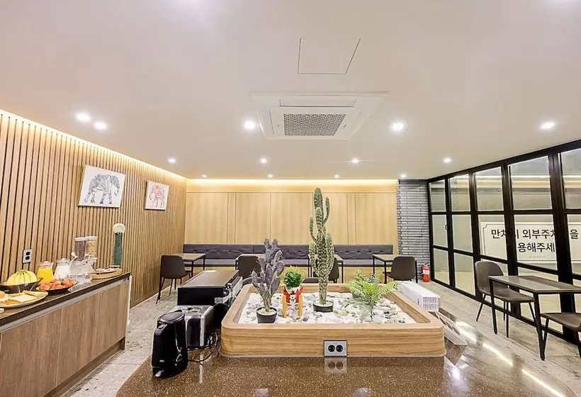 Mokpo H Avenue Hotel Peace Plaza