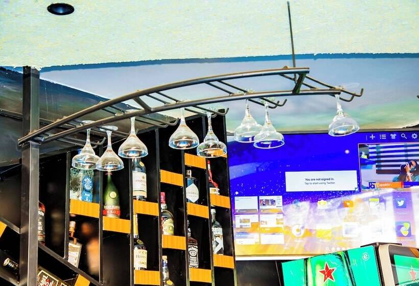 Netluna Villa Hotel & Tours