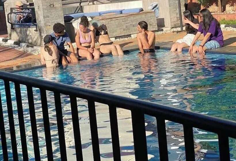 Netluna Villa Hotel & Tours