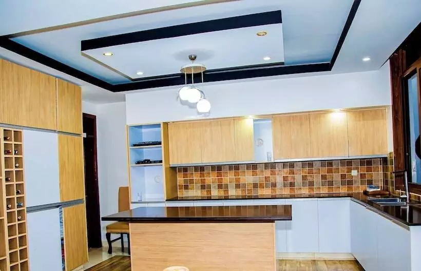 Netluna Villa Hotel & Tours