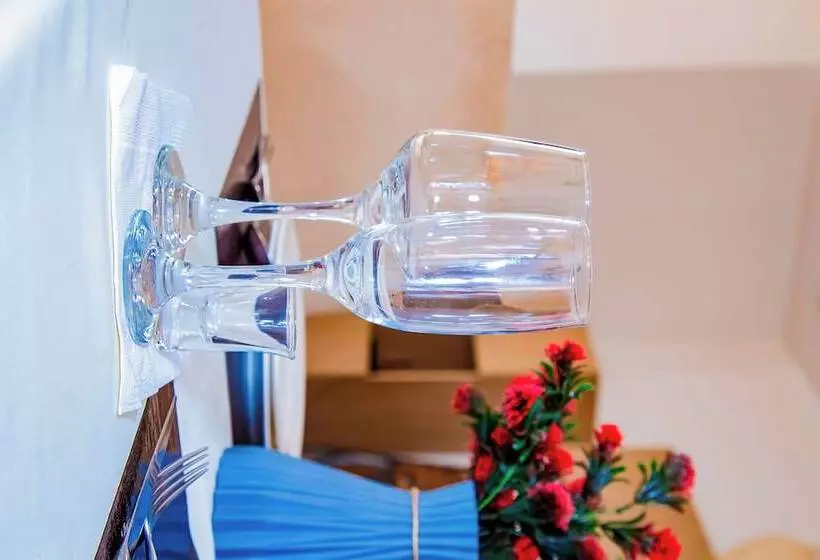 Netluna Villa Hotel & Tours