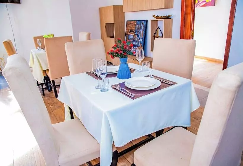 Netluna Villa Hotel & Tours