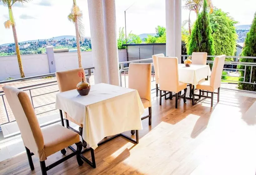 Netluna Villa Hotel & Tours