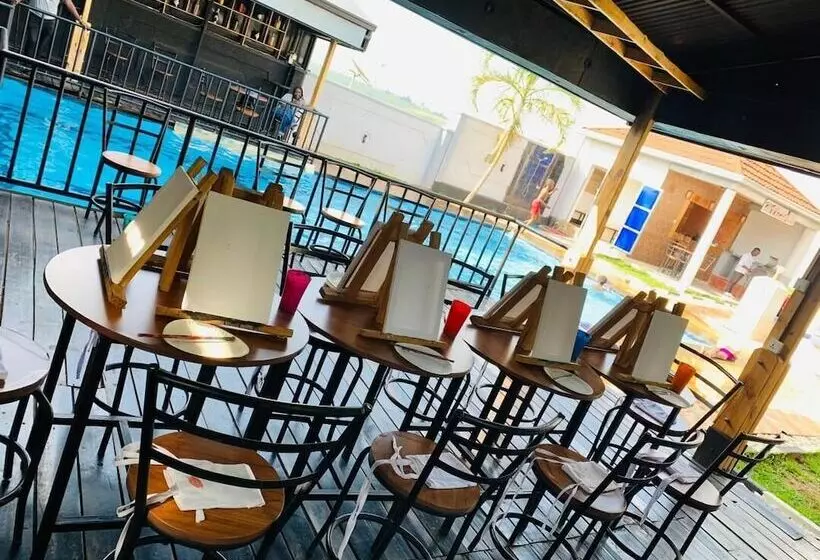 Netluna Villa Hotel & Tours