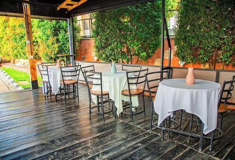 Netluna Villa Hotel & Tours