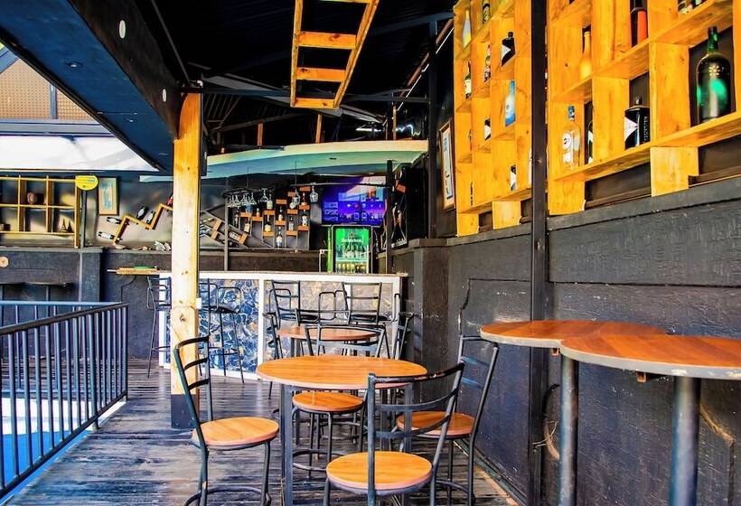 Netluna Villa Hotel & Tours