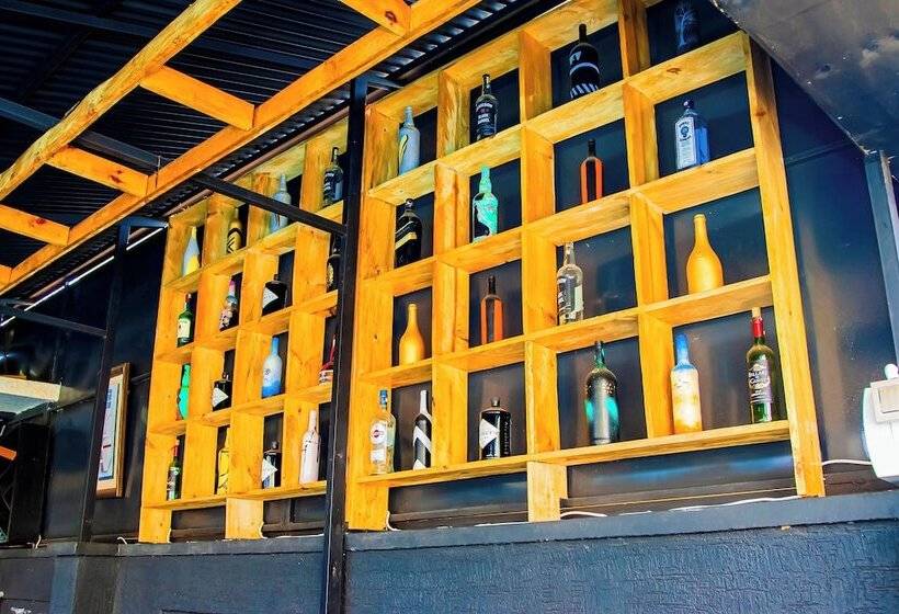 Netluna Villa Hotel & Tours