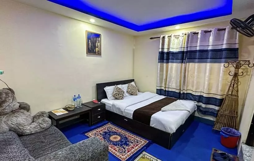 تختخواب و صبحانه Yog Darshan
