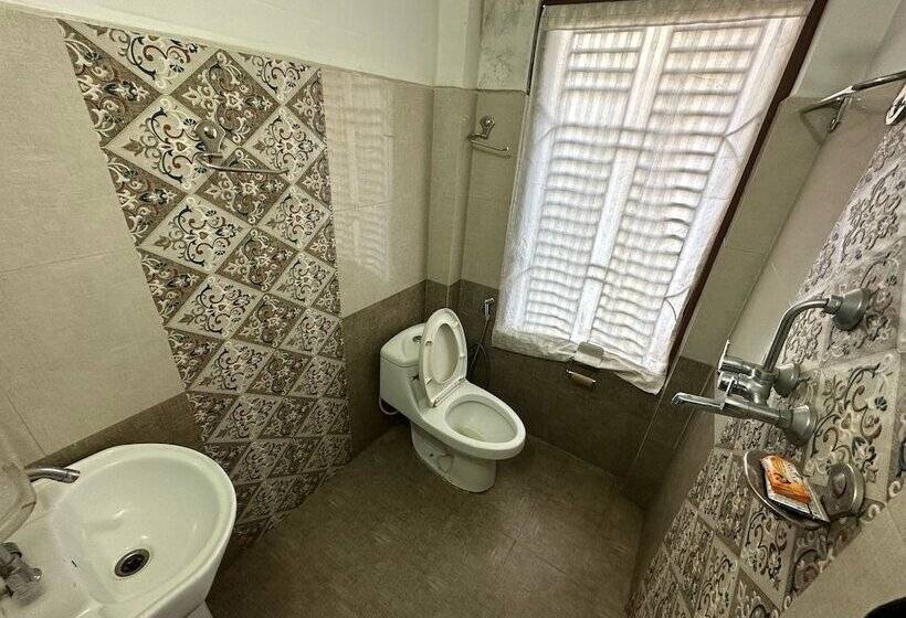 تختخواب و صبحانه Yog Darshan