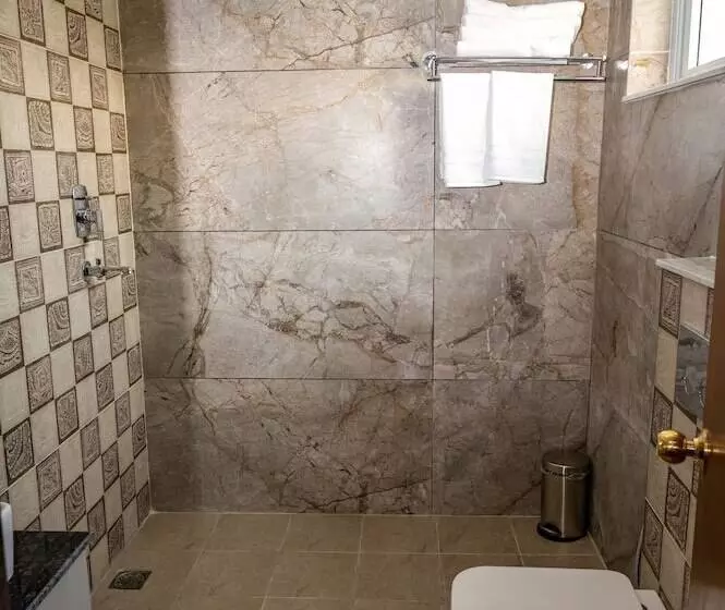 هتل Lumbini Five Elements