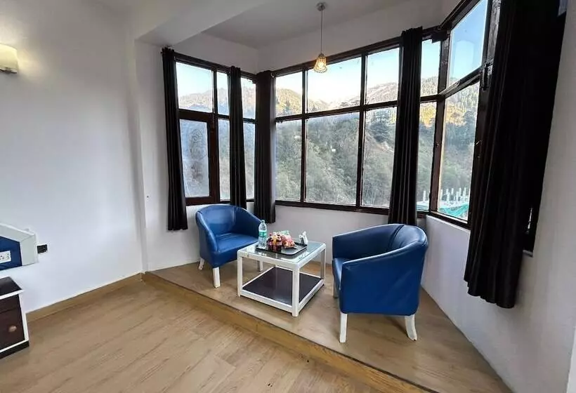 ホテル Manali Palace