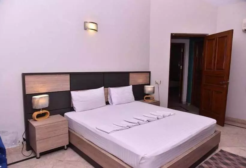 Rifadah Hotel Multan