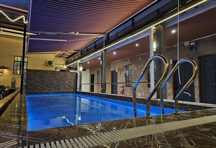 ホテル The Century Boutique