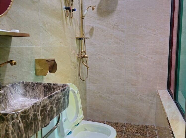 ホテル The Century Boutique