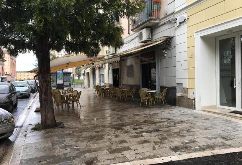 تختخواب و صبحانه Artistic Charming House