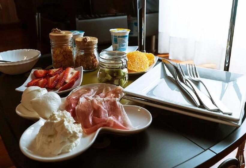 تختخواب و صبحانه Artistic Charming House