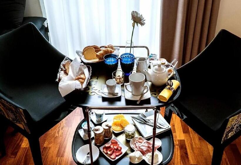 تختخواب و صبحانه Artistic Charming House