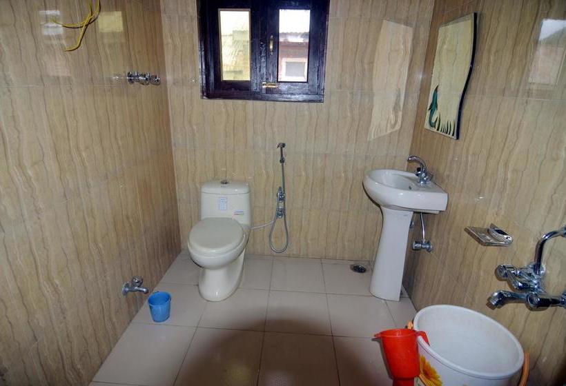 ホテル Spot On 65921 Kashmir House