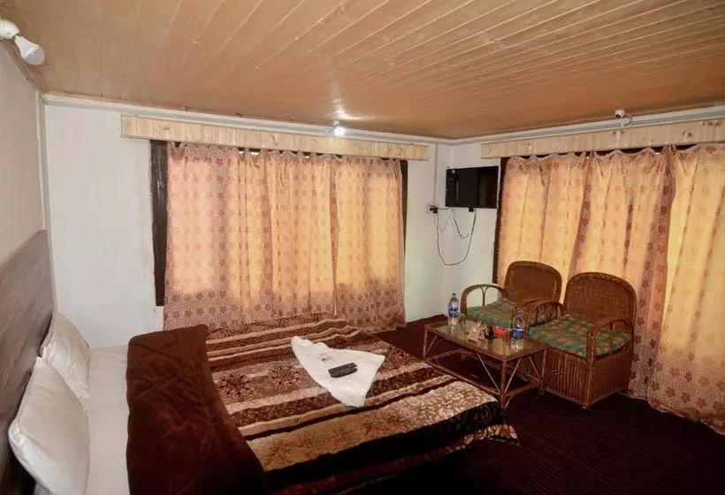 Hotelli Spot On 65921 Kashmir House