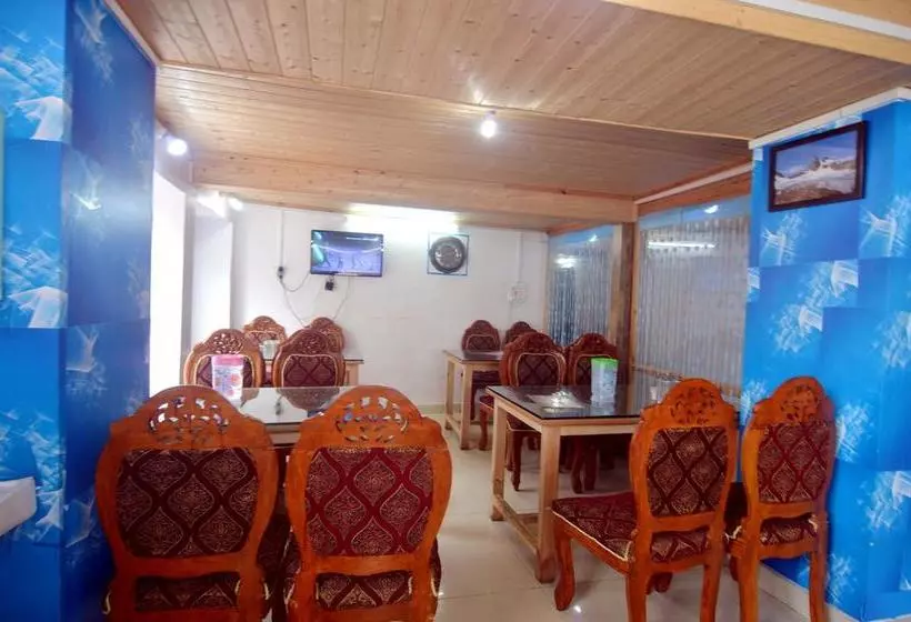 Hotelli Spot On 65921 Kashmir House